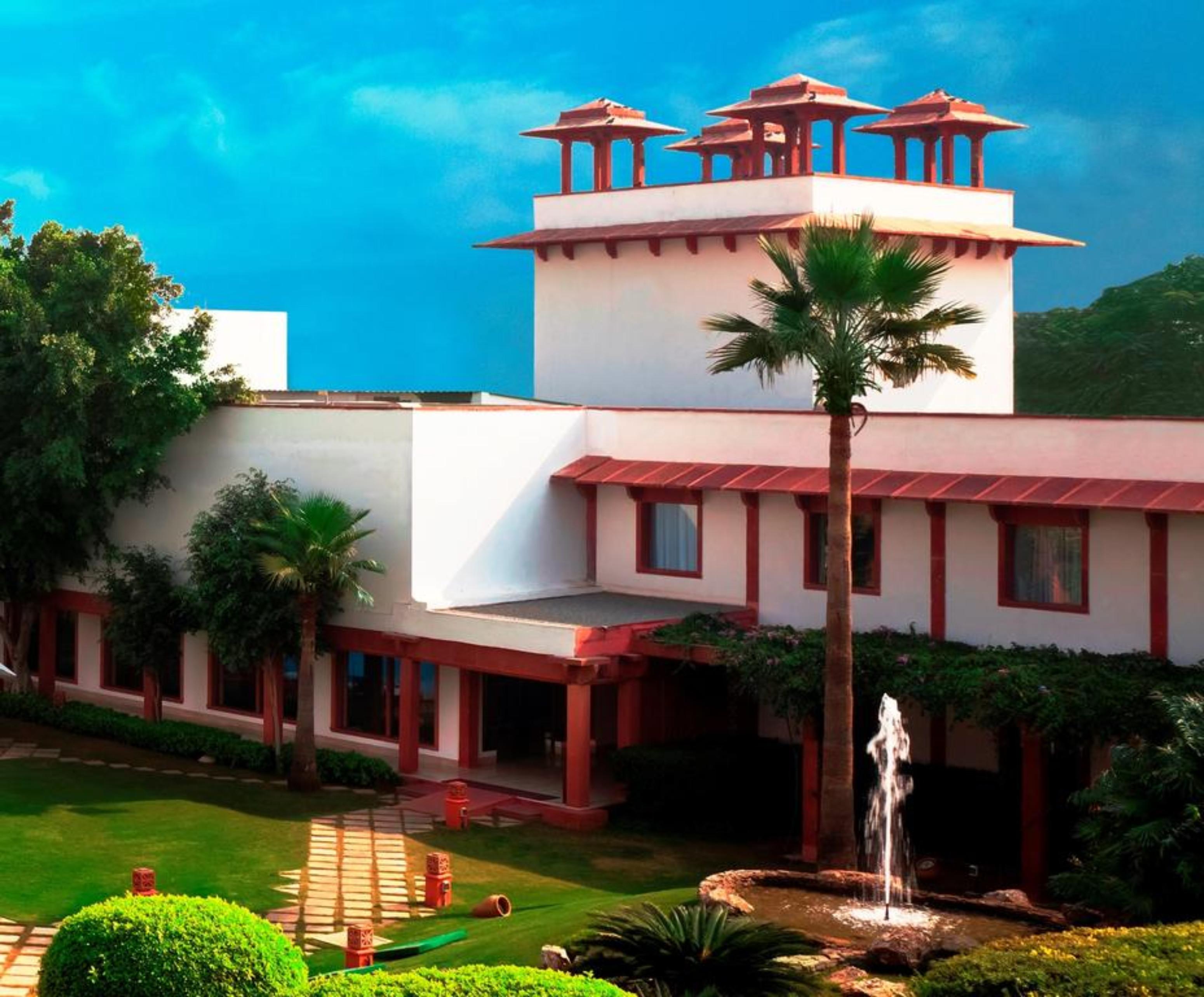 Trident Agra Hotel Agra  Exterior foto The University of Allahabad