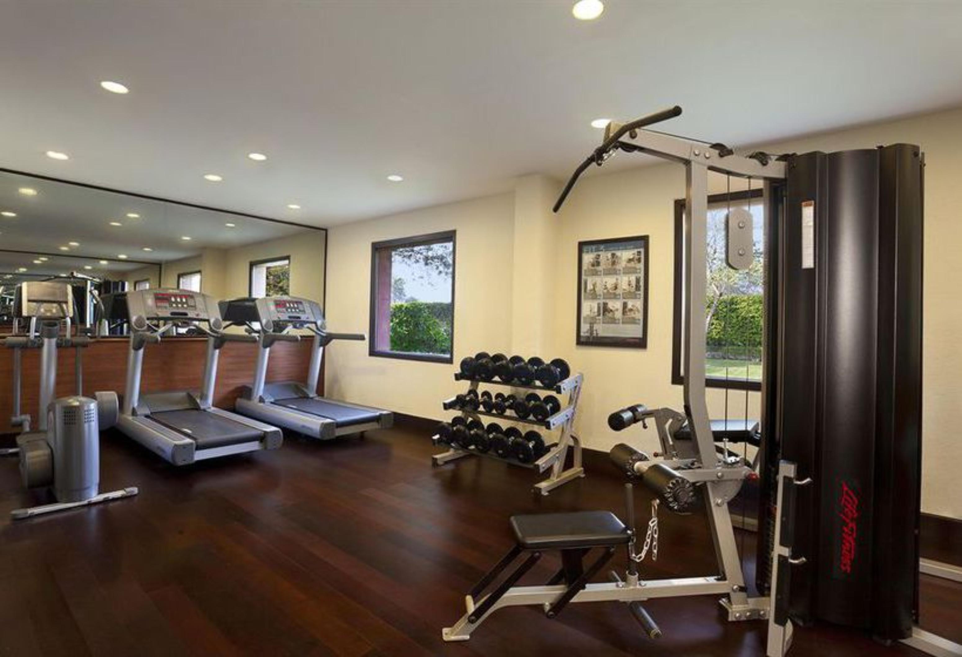 Trident Agra Hotel Agra  Exterior foto The gym at the hotel