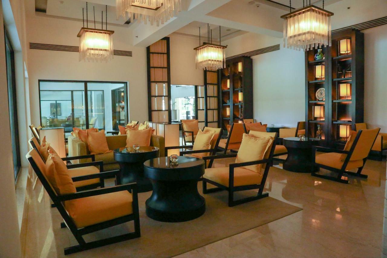 Trident Agra Hotel Agra  Exterior foto Library at the Taj Mahal Palace, Mumbai