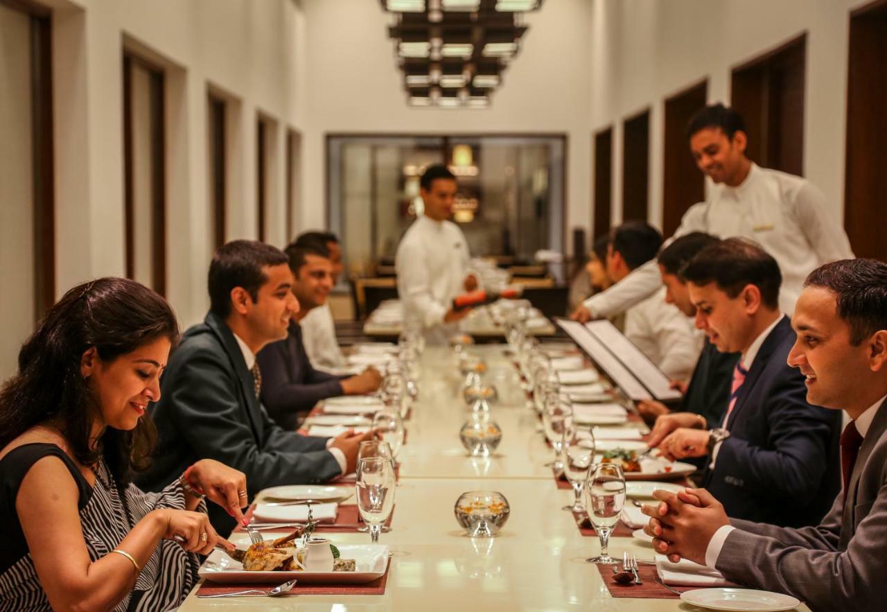 Trident Agra Hotel Agra  Exterior foto A private dinner at the Taj Mahal Palace, Mumbai