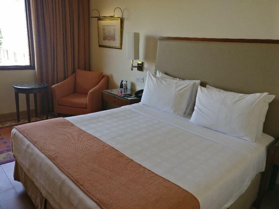 Trident Agra Hotel Agra  Exterior foto A bedroom at the hotel